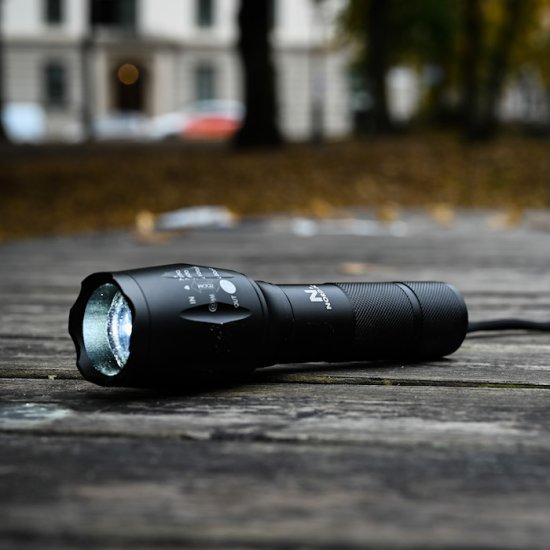 LED-Taschenlampe - Wiederaufladbar (USB) - zum Schließen ins Bild klicken