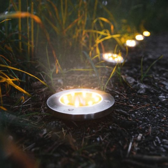 Gartenbeleuchtung mit Solarzellen (3er Pack) - zum Schließen ins Bild klicken