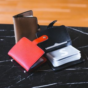 Kartenhalter für 24 Karten in Leder