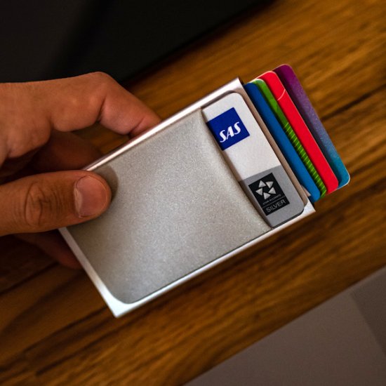 Kartenhalter (RFID sicher) - zum Schließen ins Bild klicken