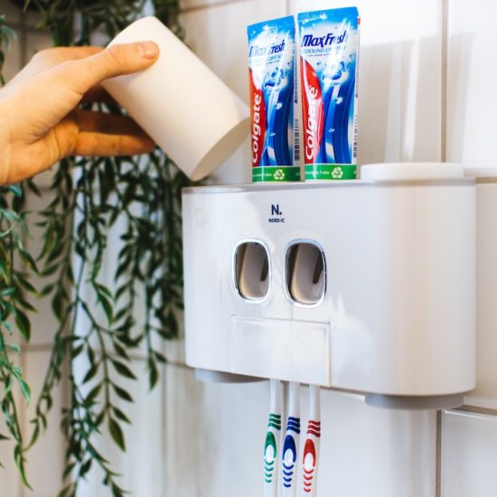 Zahnbürstenhalter - zum Schließen ins Bild klicken