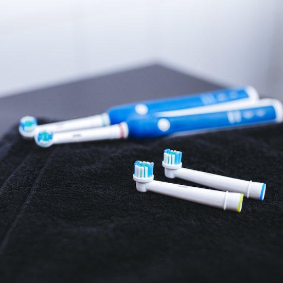 Zahnbürstenköpfe für Oral-B (12er Pack) - zum Schließen ins Bild klicken