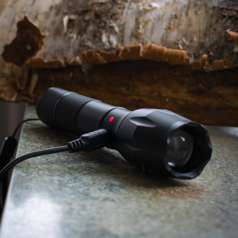 LED-Taschenlampe - Wiederaufladbar (USB)