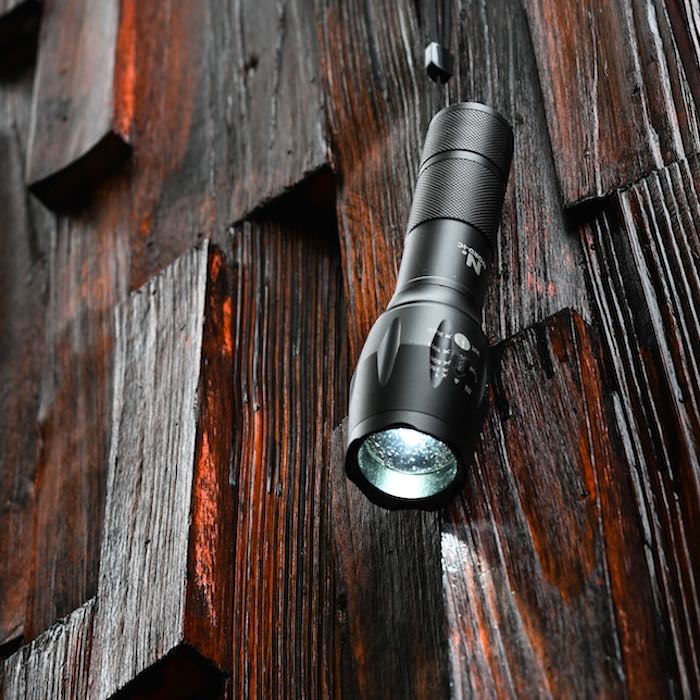 LED-Taschenlampe - Wiederaufladbar (USB)